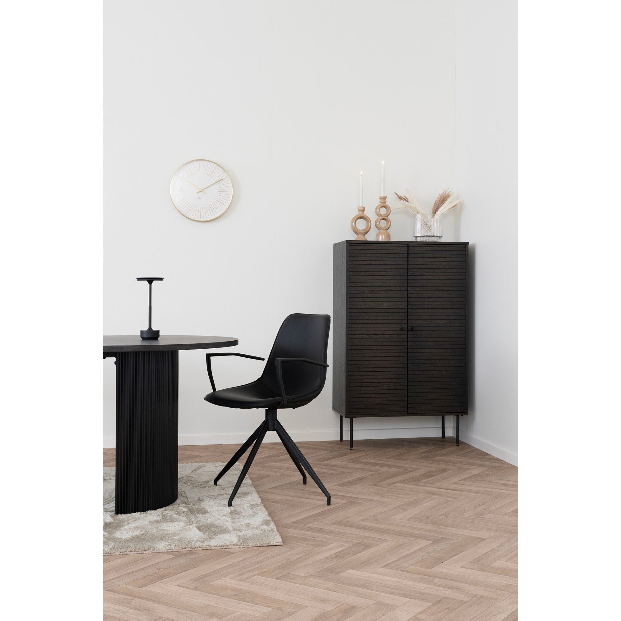 Chaise de salle à manger pivotante avec accoudoirs, cuir PU, noir avec pieds noirs