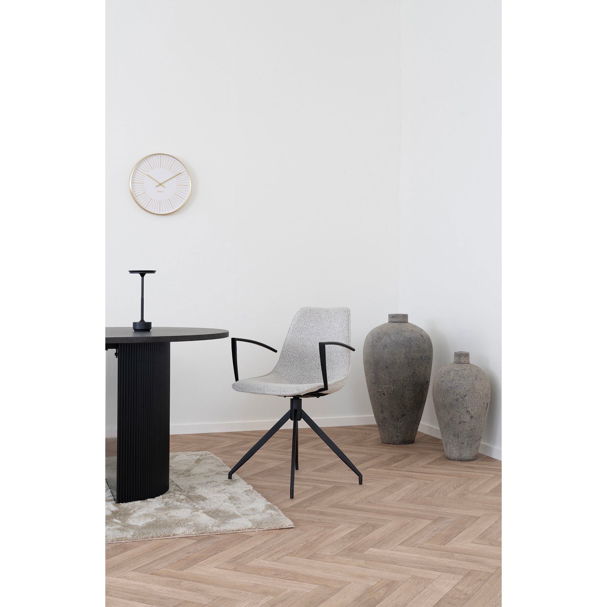 Chaise de salle à manger pivotante avec accoudoirs, bouclé, sable avec pieds noirs