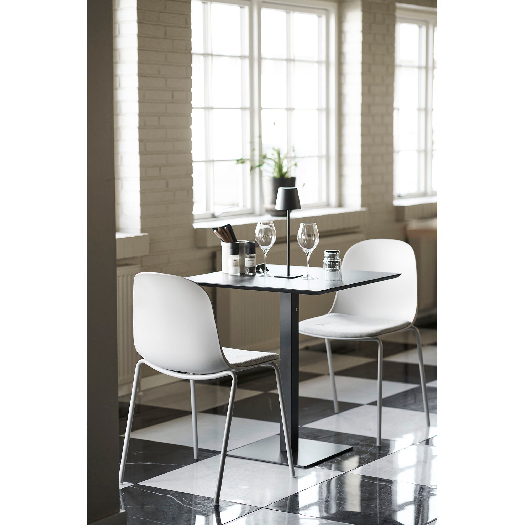 Chaise de salle à manger, gris clair