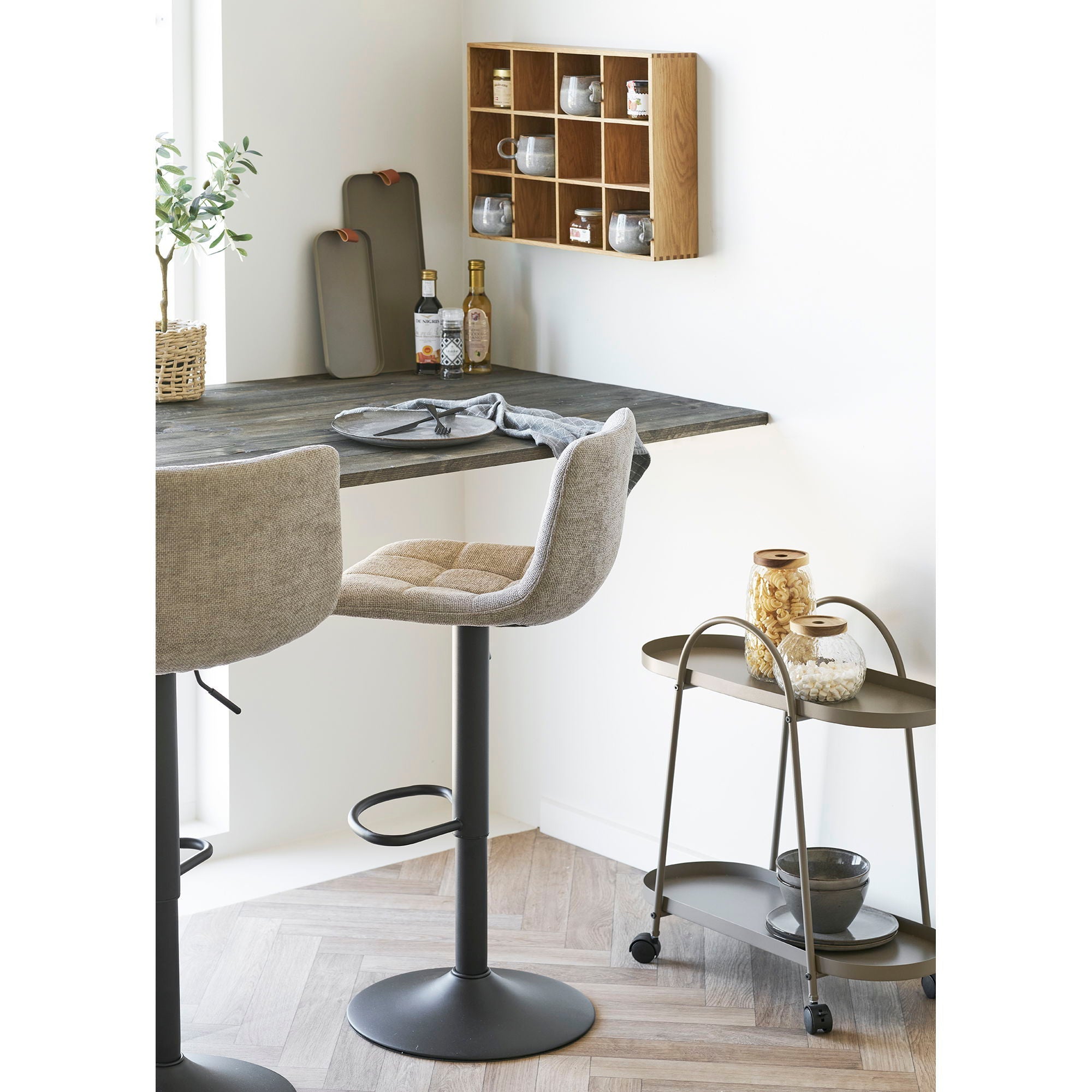 Chaise de bar, gris, pieds noirs