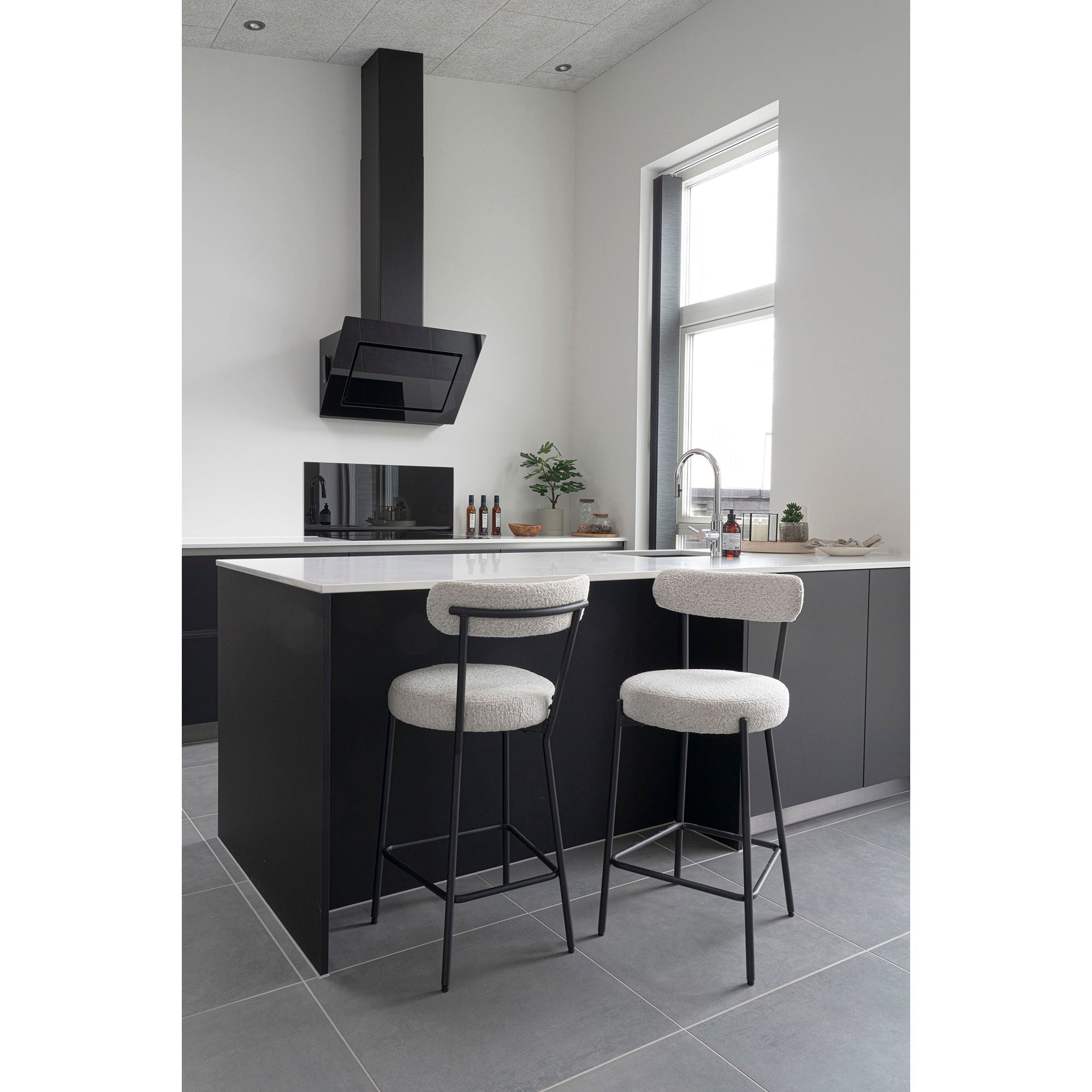 Chaise de comptoir, bouclé, blanc, pieds noirs