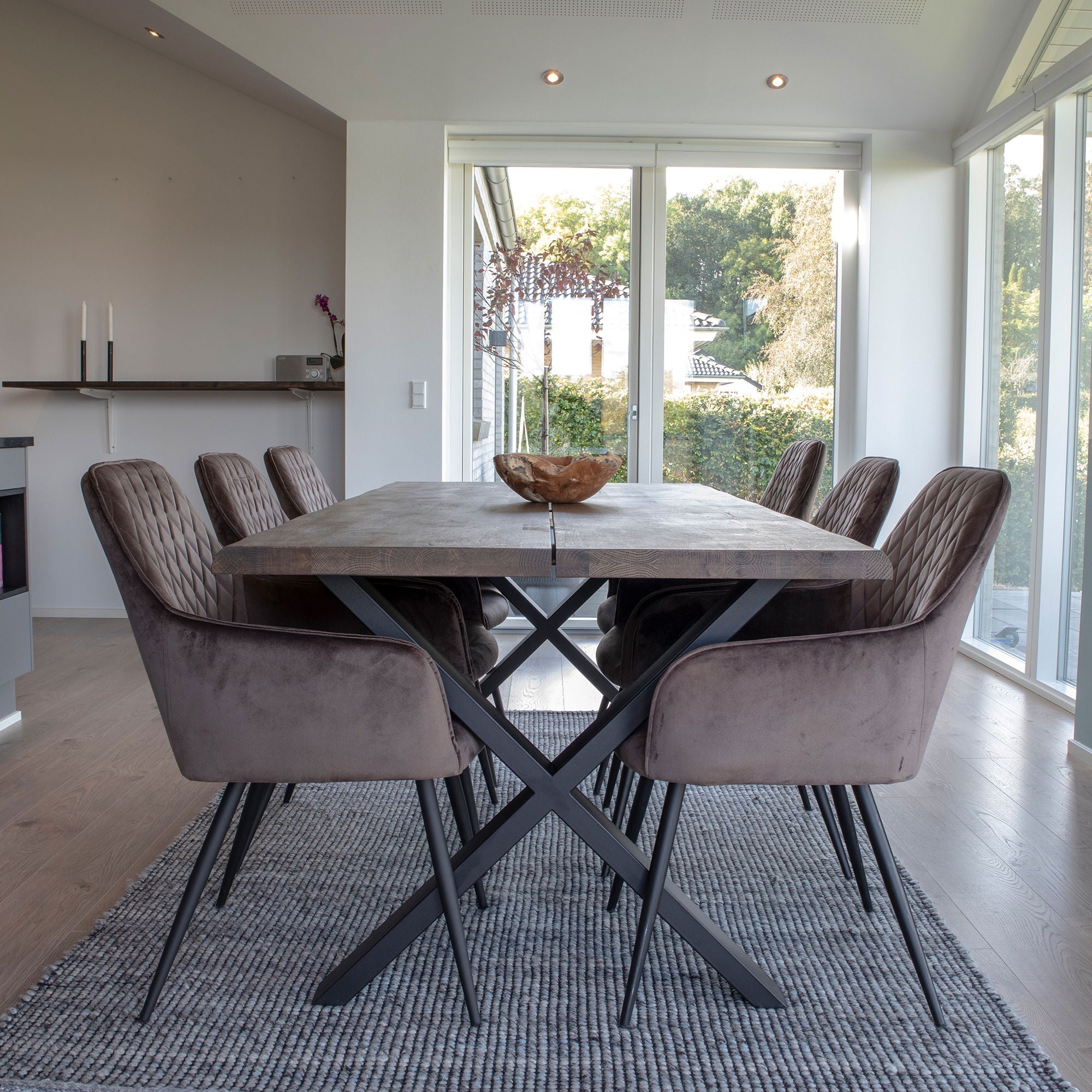 Toulon and Harbo Dining Set